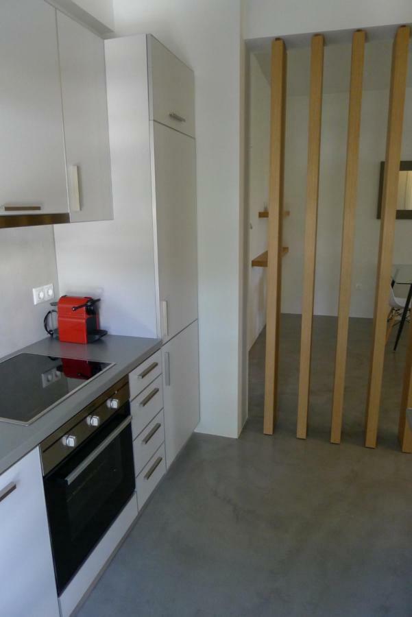 Deluxe Apartment In Vouliagmeni เอเธนส์ ภายนอก รูปภาพ